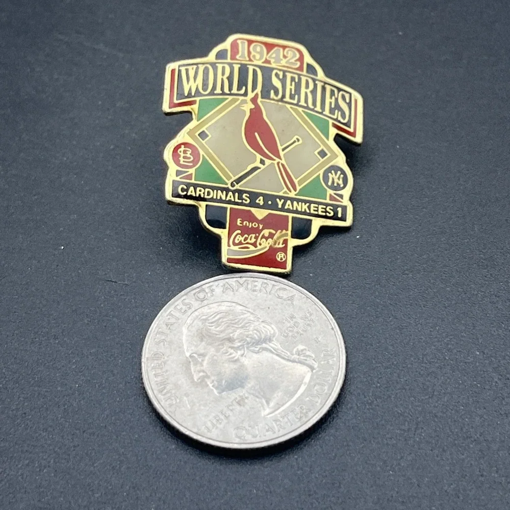Coca‎ Cola Coke 1942 World Series Cardinals Yankees Baseball MLB Lapel Hat Pin